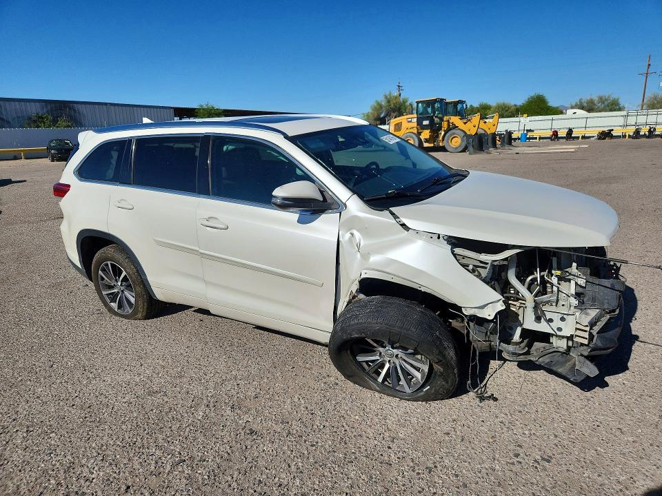 2017 Toyota Highlander მანქანა იყიდება აუქციონზე, vin: 5TDKZRFH2HS517941, აუქციონის ნომერი: 58146166