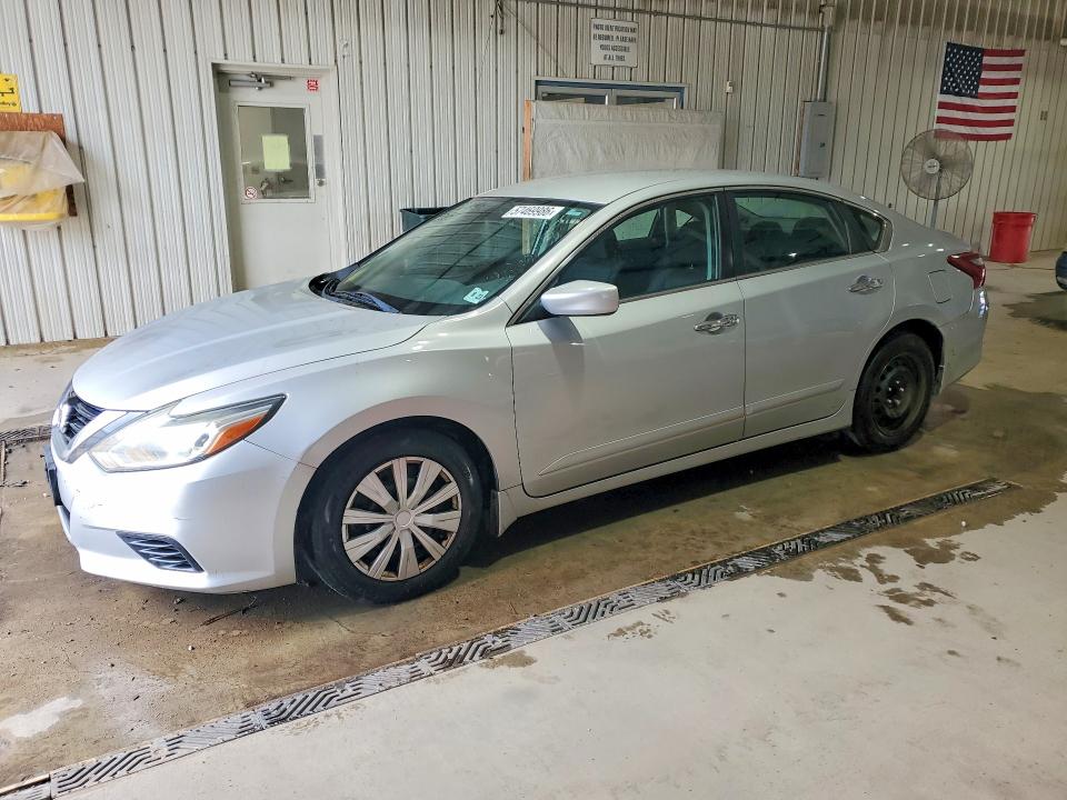 2018 Nissan Altima მანქანა იყიდება აუქციონზე, vin: 1N4AL3AP9JC208795, აუქციონის ნომერი: 57469986