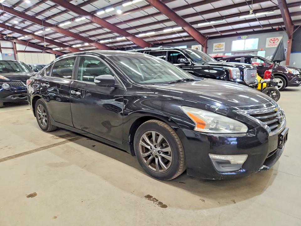 2015 Nissan Altima მანქანა იყიდება აუქციონზე, vin: 1N4AL3AP9FC593833, აუქციონის ნომერი: 57992976