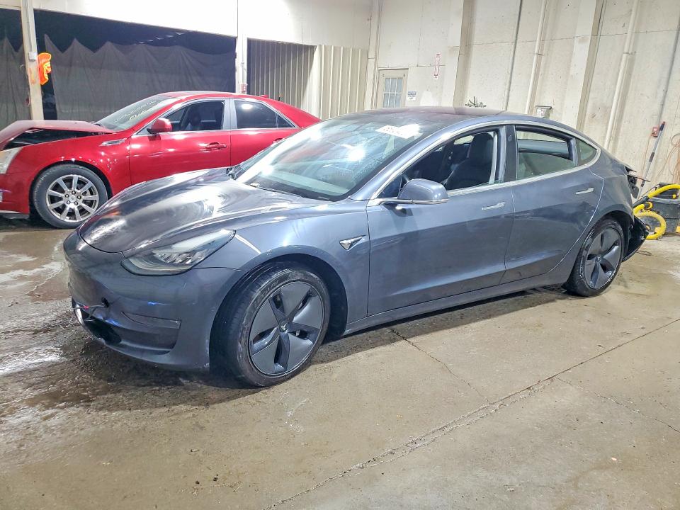 55904806 :رقم المزاد ، 5YJ3E1EB1KF205751 vin ، 2019 Tesla Model 3 مزاد بيع