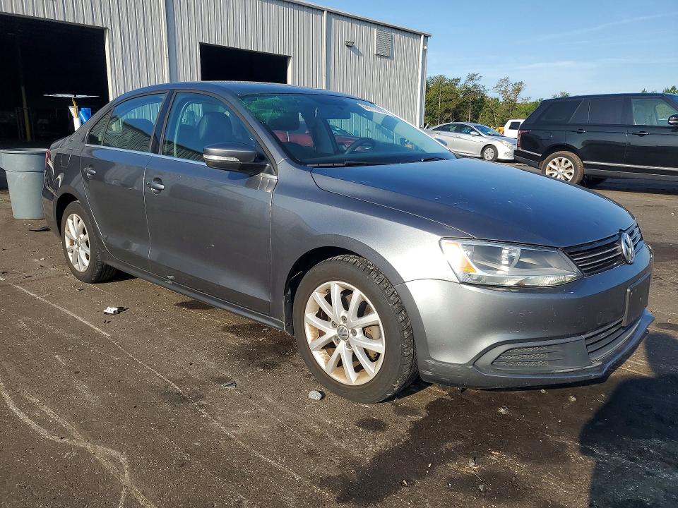 58716006 :رقم المزاد ، 3VWD17AJXEM249888 vin ، 2014 Volkswagen Jetta مزاد بيع