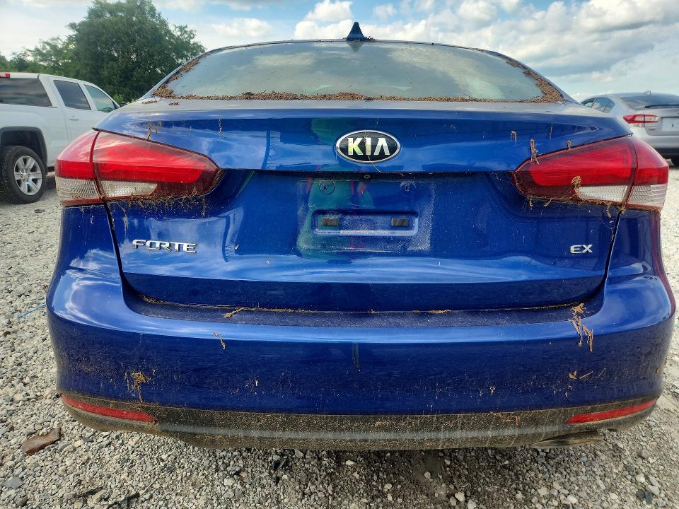2018 Kia Forte მანქანა იყიდება აუქციონზე, vin: 3KPFL4A81JE208653, აუქციონის ნომერი: 55727406