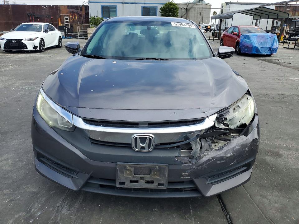 Продаж на аукціоні авто 2018 Honda Civic, vin: 2HGFC2F57JH547927, номер лоту: 57964796