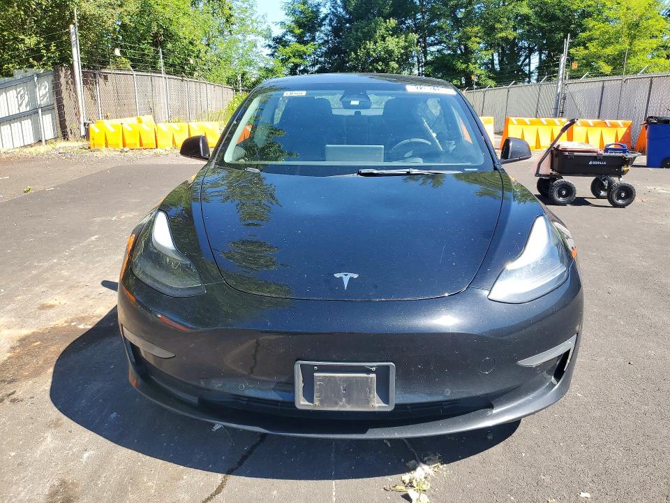 57202136 :رقم المزاد ، 5YJ3E1EA4NF371726 vin ، 2022 Tesla Model 3 مزاد بيع