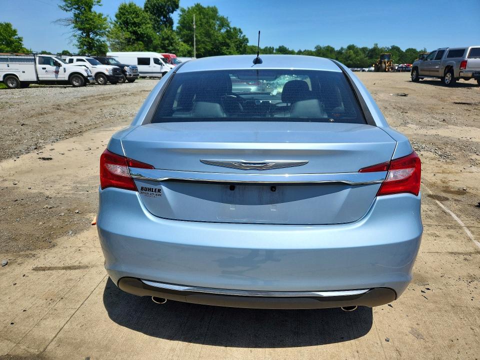 55943516 :رقم المزاد ، 1C3CCBCG1DN570661 vin ، 2013 Chrysler 200 مزاد بيع