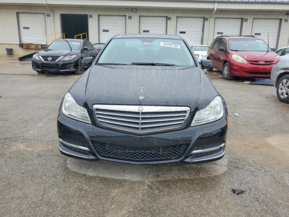 2013 Mercedes-benz C მანქანა იყიდება აუქციონზე, vin: WDDGF8AB5DR244732, აუქციონის ნომერი: 56498186