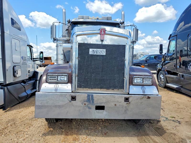 57010936 :رقم المزاد ، 1XKWDB9XX1R871368 vin ، 2001 Kenworth W900 مزاد بيع