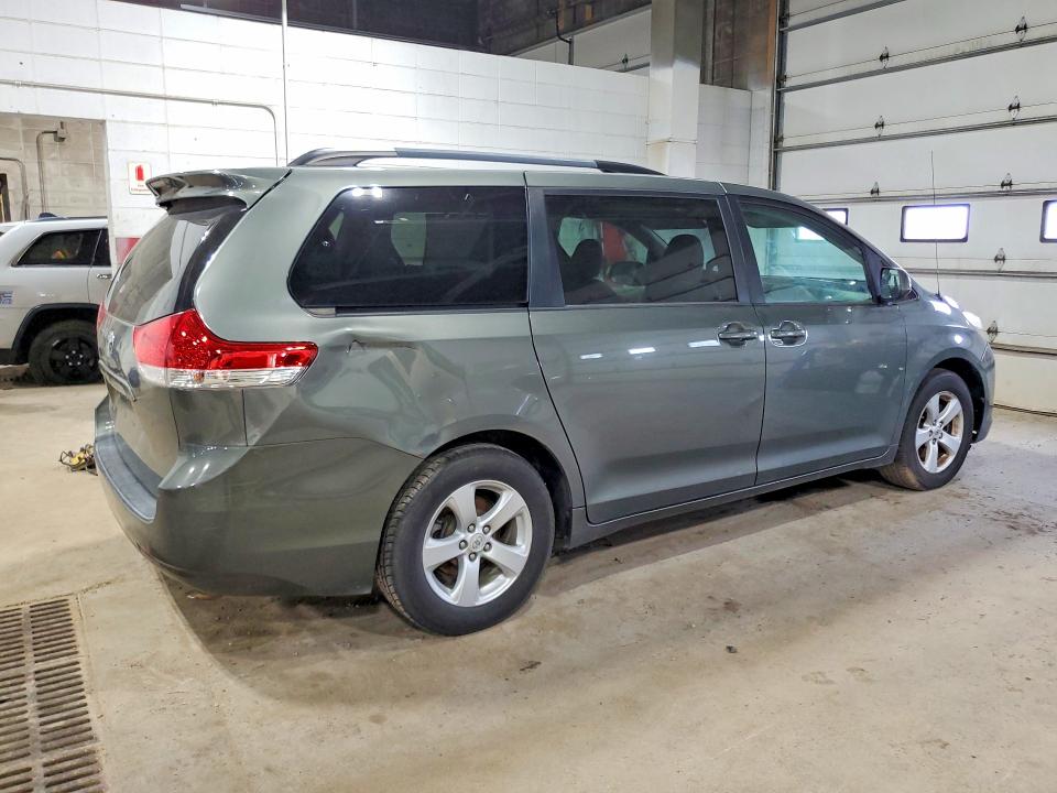59222286 :رقم المزاد ، 5TDKK3DC2CS192953 vin ، 2012 Toyota Sienna مزاد بيع