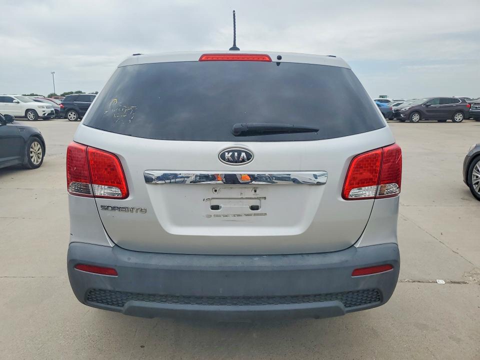 2011 Kia Sorento მანქანა იყიდება აუქციონზე, vin: 5XYKT3A10BG075724, აუქციონის ნომერი: 58060556