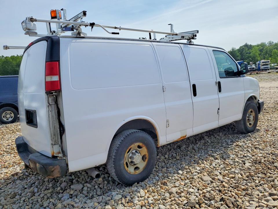 58499146 :رقم المزاد ، 1GCWGFCFXF1167607 vin ، 2015 Chevrolet Express G2500 مزاد بيع