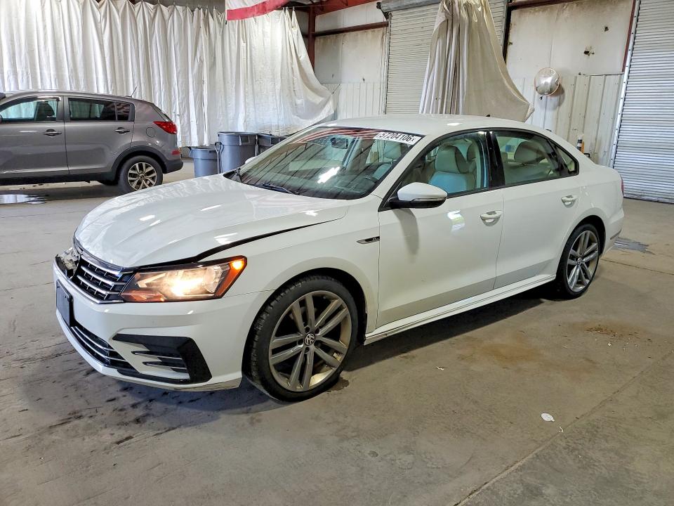 Продажа на аукционе авто 2018 Volkswagen Passat, vin: 1VWAA7A32JC016619, номер лота: 57204106