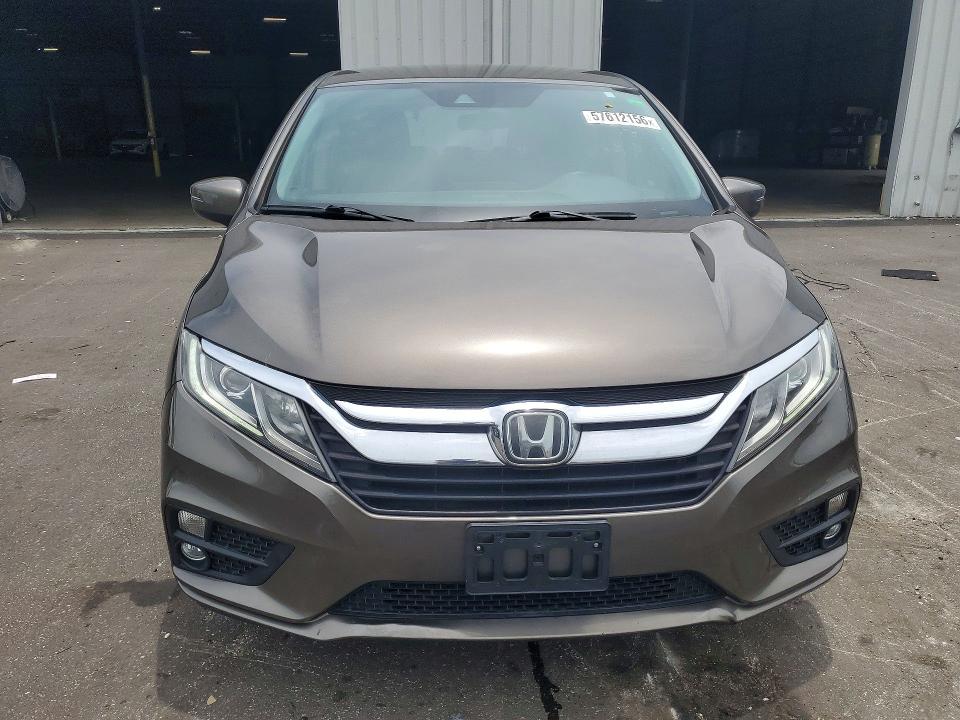 57612156 :رقم المزاد ، 5FNRL6H55JB069626 vin ، 2018 Honda Odyssey مزاد بيع