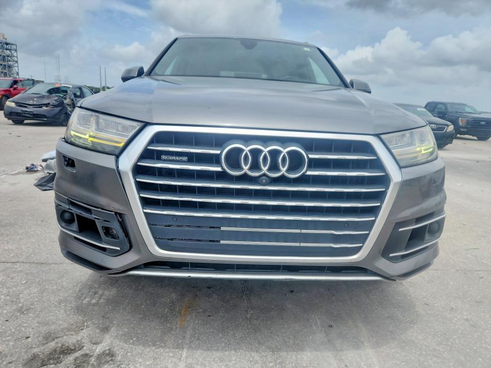 Продаж на аукціоні авто 2017 Audi Q7, vin: WA1VAAF70HD058427, номер лоту: 56719346