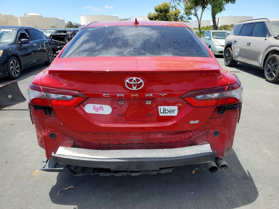 58974206 :رقم المزاد ، 4T1G11AK4MU489157 vin ، 2021 Toyota Camry مزاد بيع