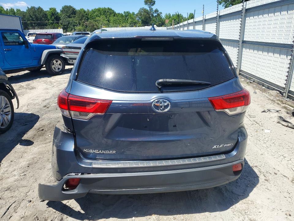 Продаж на аукціоні авто 2018 Toyota Highlander, vin: 5TDJZRFH4JS497970, номер лоту: 54548056