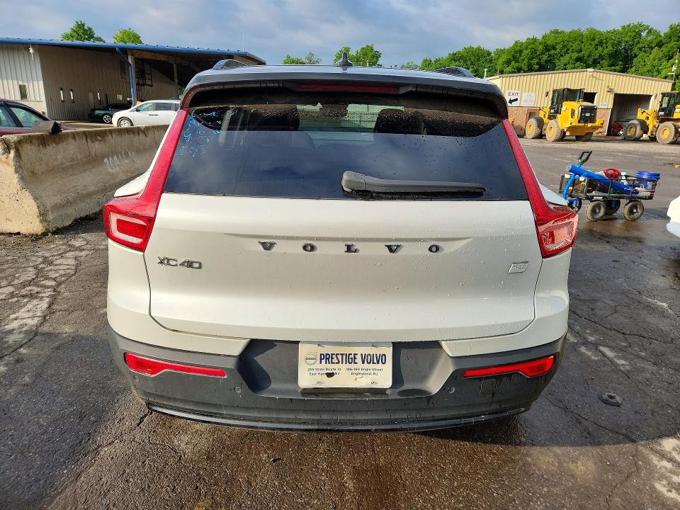 58408436 :رقم المزاد ، YV4ED3UW8P2072621 vin ، 2023 Volvo Xc40 مزاد بيع