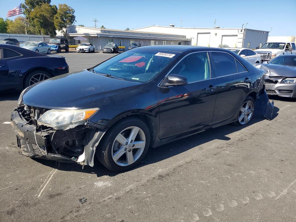 59530376 :رقم المزاد ، 4T1BF1FK6EU747457 vin ، 2014 Toyota Camry مزاد بيع