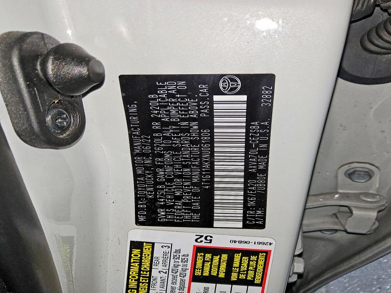 Продажа на аукционе авто 2022 Toyota Camry, vin: 4T1G11AKXNU061806, номер лота: 54143726