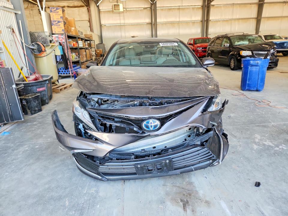 58885886 :رقم المزاد ، 4T1F31AK3NU572067 vin ، 2022 Toyota Camry مزاد بيع