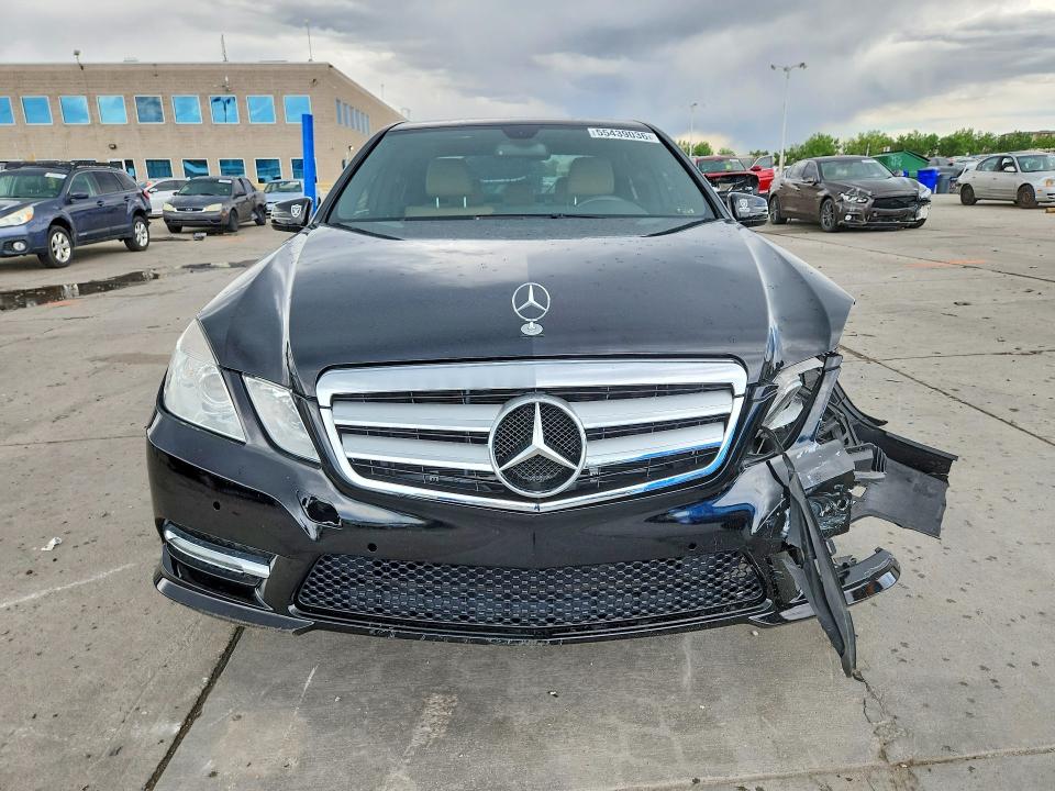 55439036 :رقم المزاد ، WDDHF8HB5AA118570 vin ، 2010 Mercedes-benz E مزاد بيع