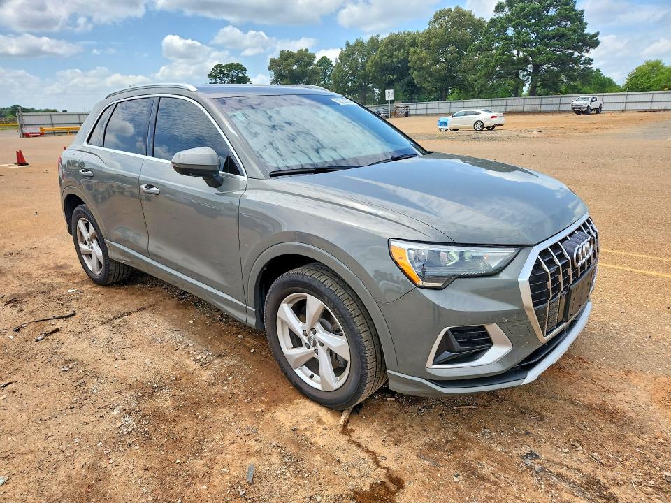 2020 Audi Q3 მანქანა იყიდება აუქციონზე, vin: WA1AECF32L1057401, აუქციონის ნომერი: 58739836