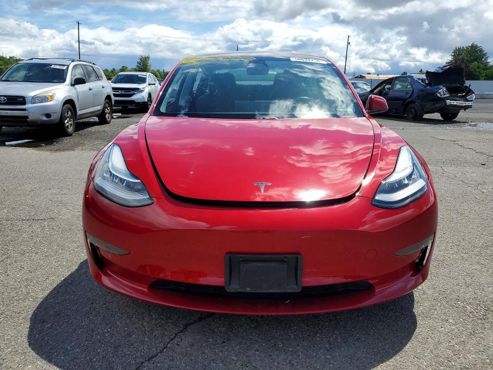 56634256 :رقم المزاد ، 5YJ3E1EA4JF040980 vin ، 2018 Tesla Model 3 مزاد بيع