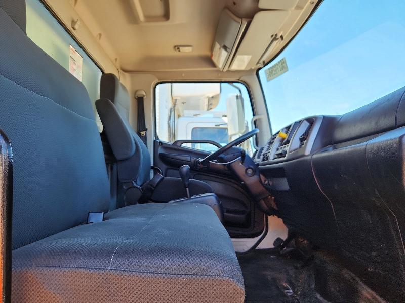 56210266 :رقم المزاد ، 5PVNV8JT9H4S54597 vin ، 2017 Hino 338 مزاد بيع