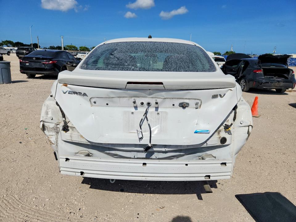 56839016 :رقم المزاد ، 3N1CN7AP1FL889327 vin ، 2015 Nissan Versa مزاد بيع
