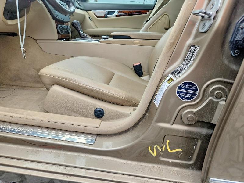 57605666 :رقم المزاد ، WDDGF5EB4AF384261 vin ، 2010 Mercedes-benz C مزاد بيع