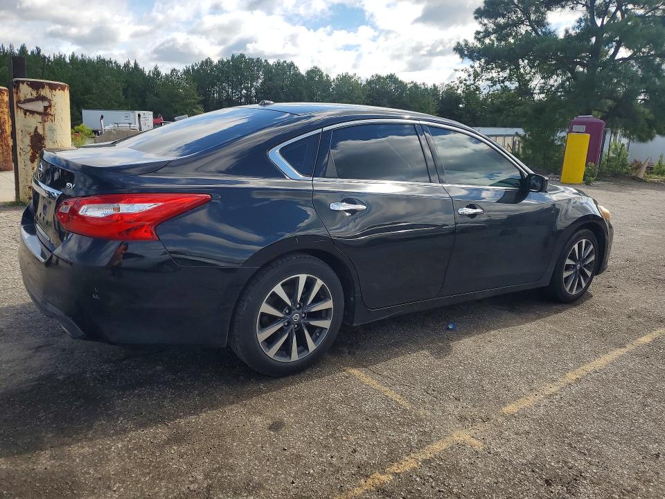 2017 Nissan Altima მანქანა იყიდება აუქციონზე, vin: 1N4AL3AP2HC211399, აუქციონის ნომერი: 58546156