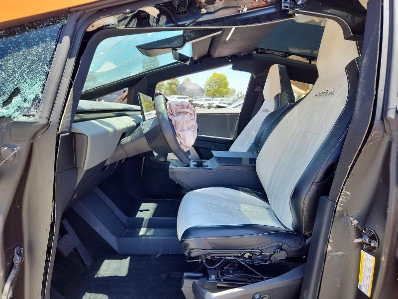56780016 :رقم المزاد ، 7G2CEGEC2SA080538 vin ، 2025 Tesla Cybertruck مزاد بيع
