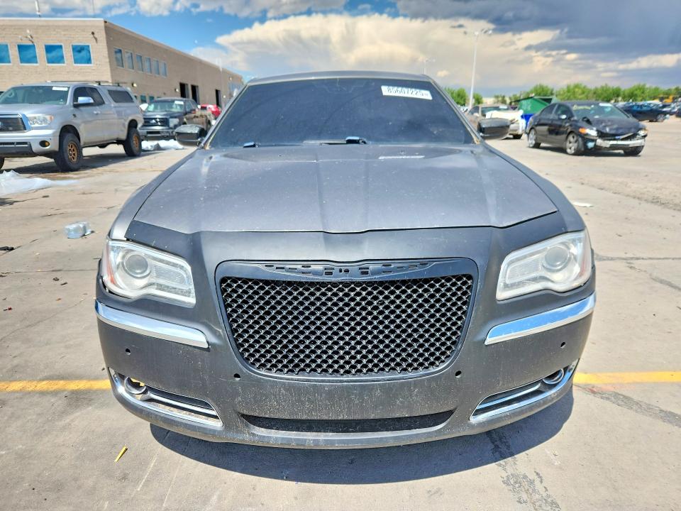 85607225 :رقم المزاد ، 2C3CA6CT8BH564050 vin ، 2011 Chrysler 300c مزاد بيع