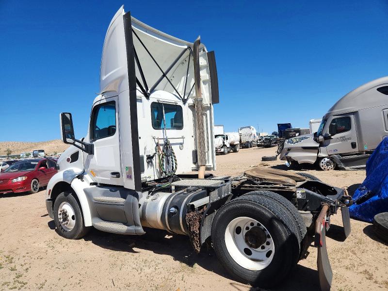 50595826 :رقم المزاد ، 1XPBA48X5JD477935 vin ، 2018 Peterbilt 579 مزاد بيع