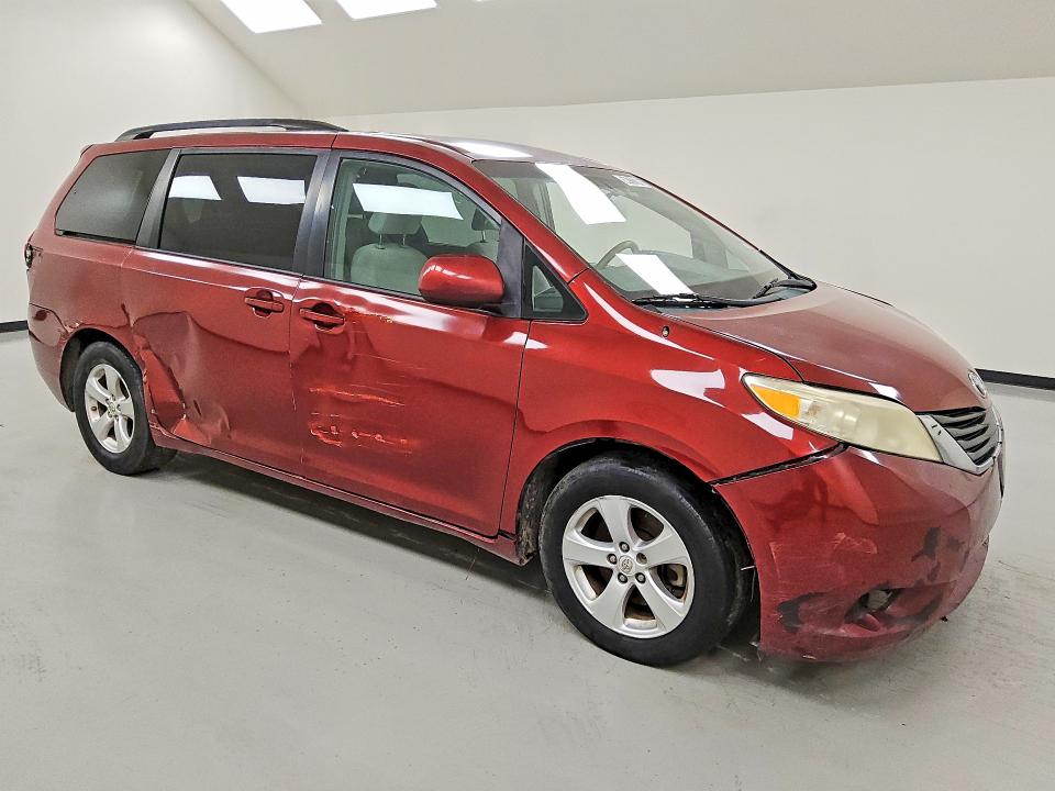2014 Toyota Sienna მანქანა იყიდება აუქციონზე, vin: 5TDKK3DC5ES456430, აუქციონის ნომერი: 54731296