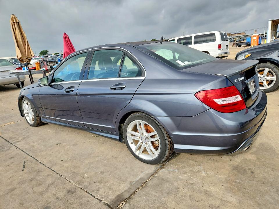 56091086 :رقم المزاد ، WDDGF8AB3DR271282 vin ، 2013 Mercedes-benz C مزاد بيع