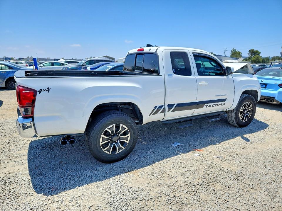 58490566 :رقم المزاد ، 3TYRX5GN7MT008069 vin ، 2021 Toyota Tacoma مزاد بيع