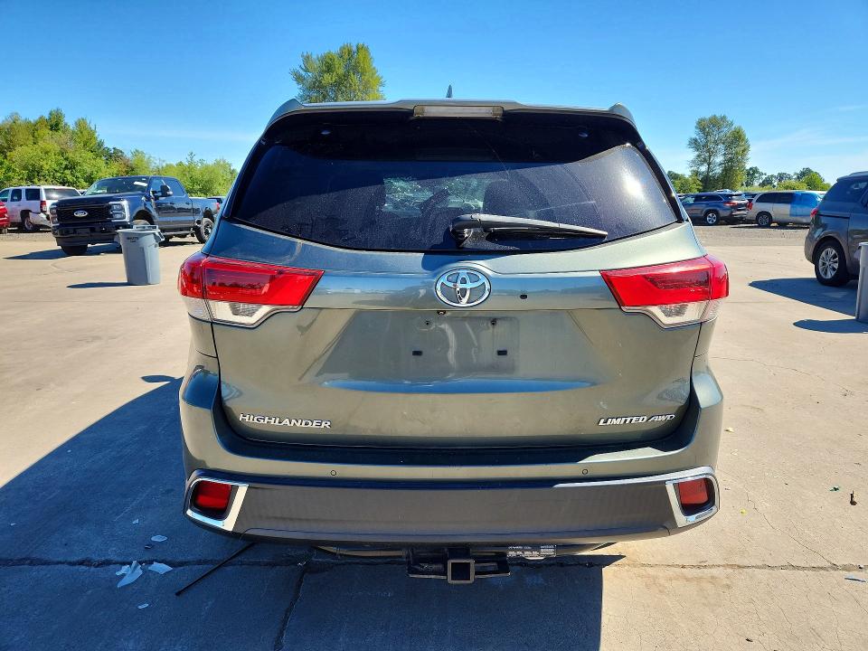 Продажа на аукционе авто 2017 Toyota Highlander, vin: 5TDDZRFH0HS449325, номер лота: 57222836