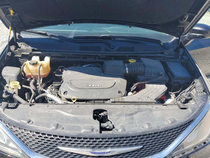 57656856 :رقم المزاد ، 2C4RC1EG9JR228497 vin ، 2018 Chrysler Pacifica مزاد بيع