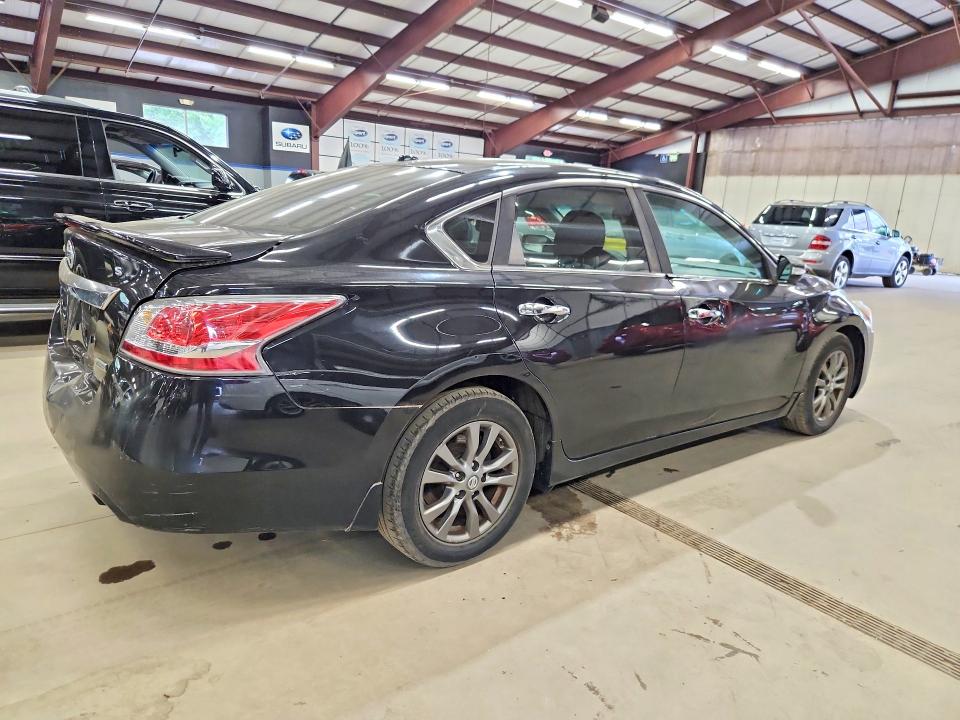 2015 Nissan Altima მანქანა იყიდება აუქციონზე, vin: 1N4AL3AP9FC593833, აუქციონის ნომერი: 57992976