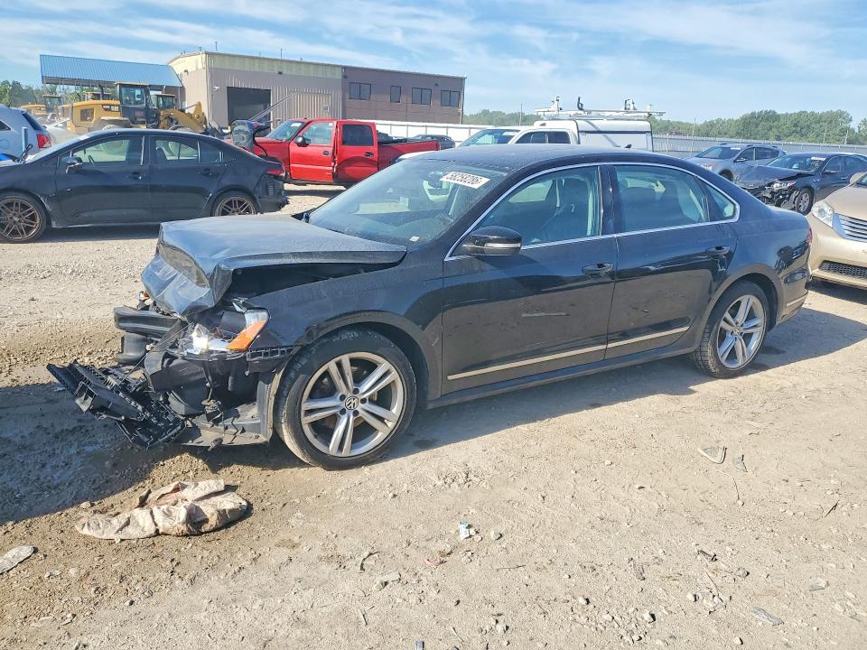 58258286 :رقم المزاد ، 1VWCN7A33DC111532 vin ، 2013 Volkswagen Passat مزاد بيع