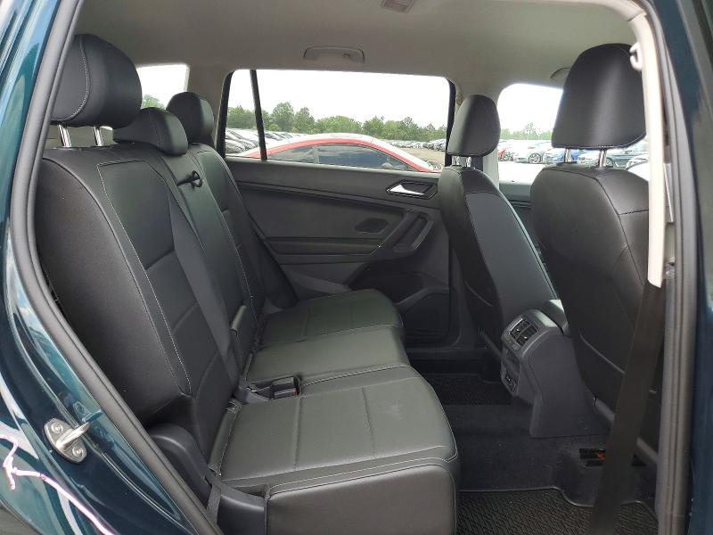 57231936 :رقم المزاد ، 3VV2B7AX5JM078801 vin ، 2018 Volkswagen Tiguan مزاد بيع