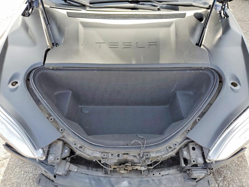 56134286 :رقم المزاد ، 5YJSA1E24LF361632 vin ، 2020 Tesla Model S مزاد بيع