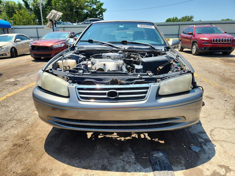 58689056 :رقم المزاد ، 4T1BG22K41U053675 vin ، 2001 Toyota Camry مزاد بيع