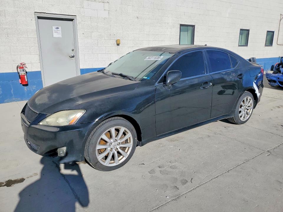 56311836 :رقم المزاد ، JTHCK262X82027362 vin ، 2008 Lexus Is مزاد بيع