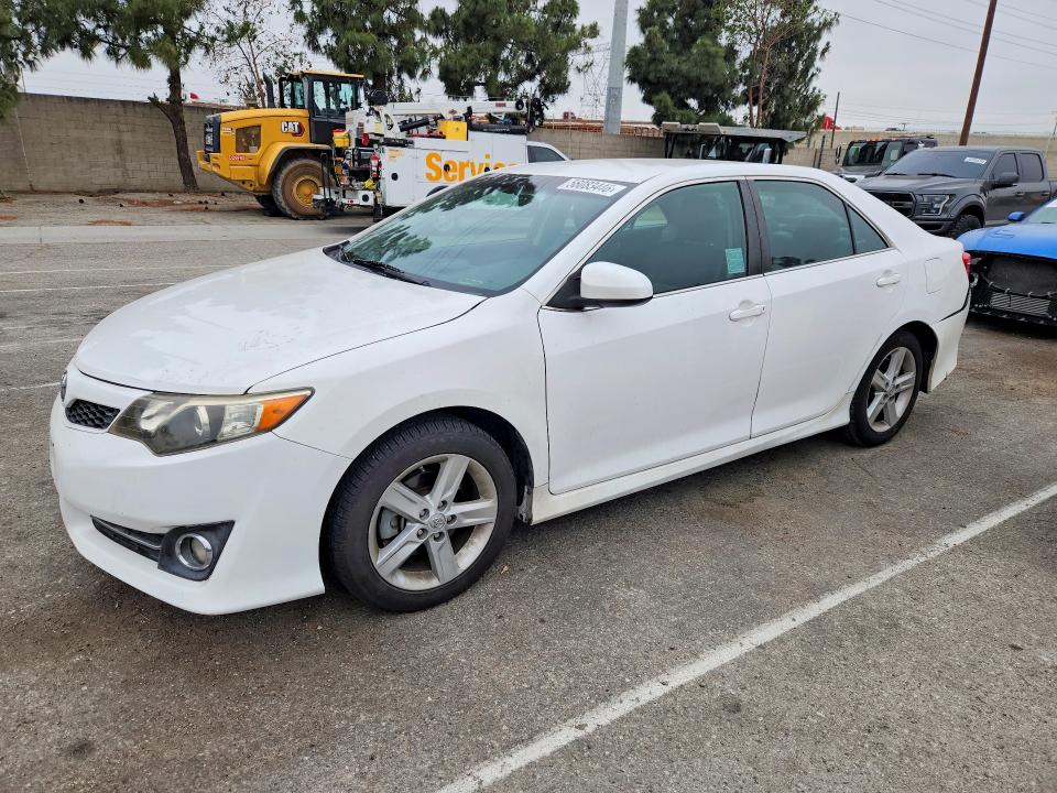 56083446 :رقم المزاد ، 4T1BF1FK8EU820974 vin ، 2014 Toyota Camry مزاد بيع