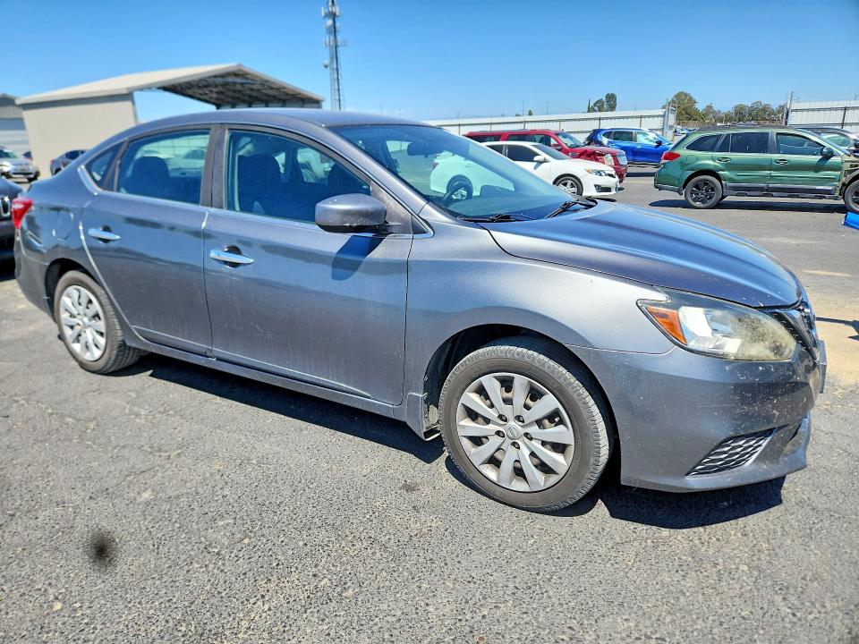 56084266 :رقم المزاد ، 3N1AB7AP1HL639282 vin ، 2017 Nissan Sentra مزاد بيع