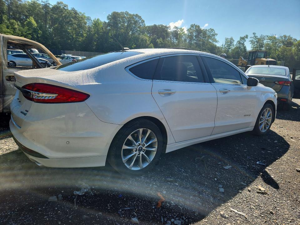 Продажа на аукционе авто 2017 Ford Fusion, vin: 3FA6P0LU2HR393425, номер лота: 57140066