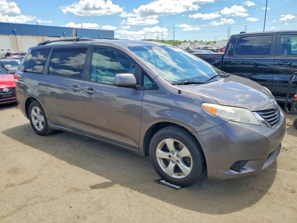 Продажа на аукционе авто 2011 Toyota Sienna, vin: 5TDKK3DC3BS055664, номер лота: 57995756