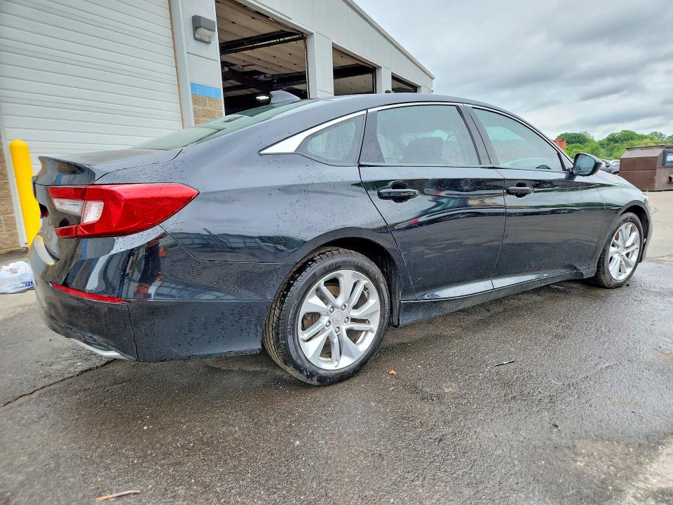 2018 Honda Accord მანქანა იყიდება აუქციონზე, vin: 1HGCV1F10JA084144, აუქციონის ნომერი: 57933486