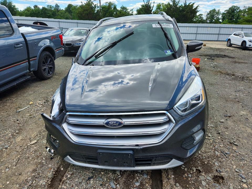 57049386 :رقم المزاد ، 1FMCU9JD0HUB51590 vin ، 2017 Ford Escape مزاد بيع